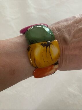 Tagua Multicolored Chunky Boho Sustainable Stretch Bracelet NWOT